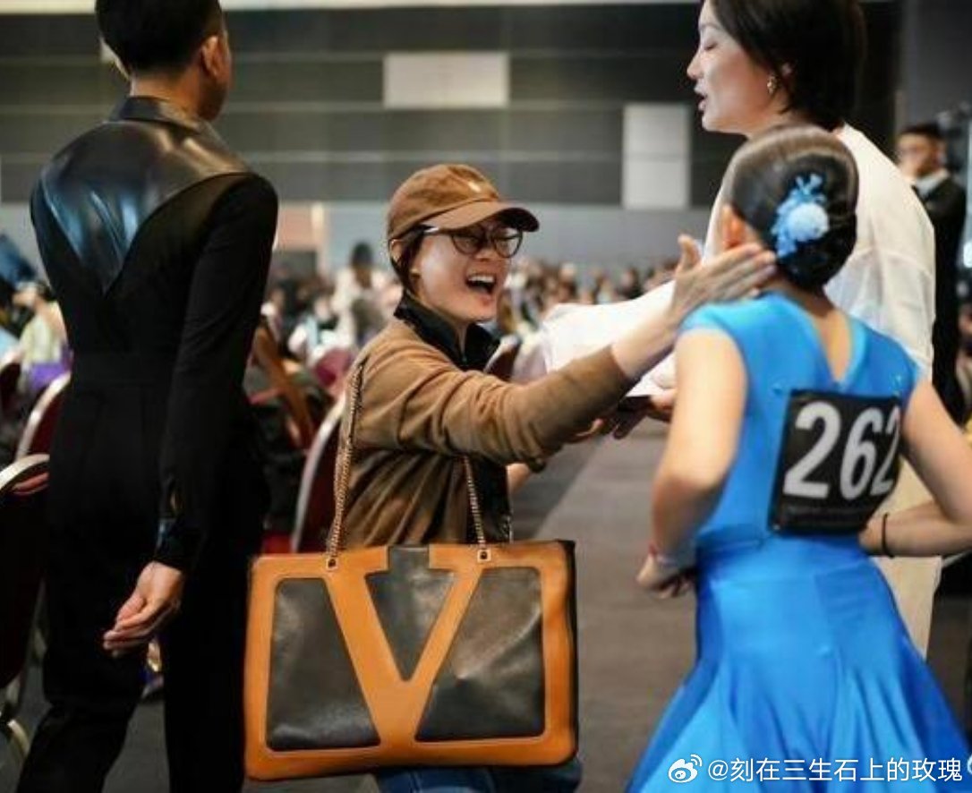 孙俪女儿拉丁舞英国夺冠