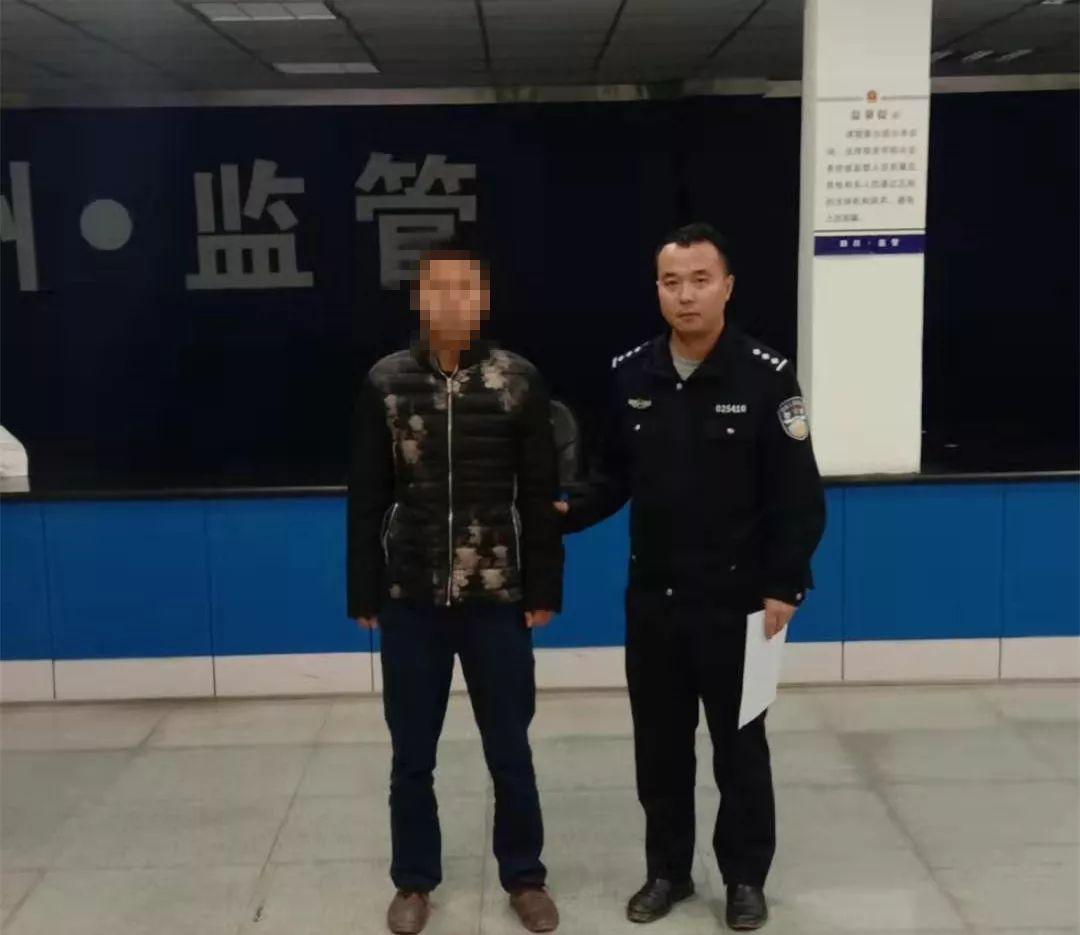 医院回应120医护疑用手铐控制病人