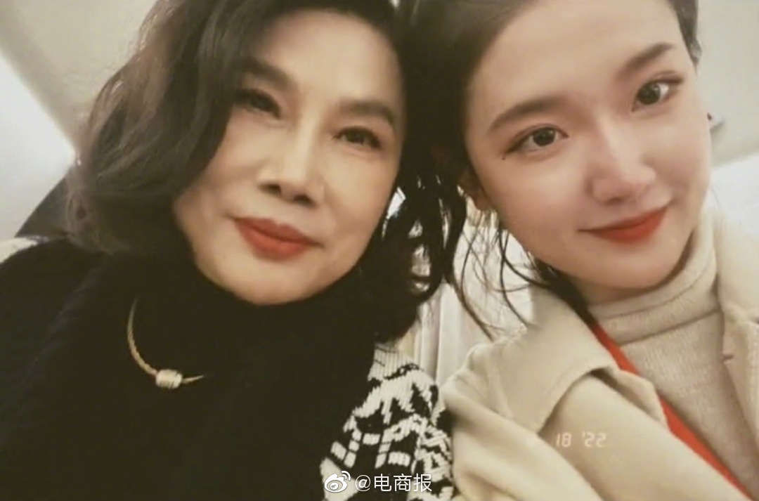 董明珠与孟羽童同框