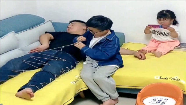 女孩拨打12309:我能换个爸爸吗?