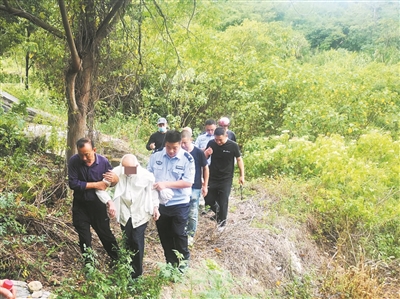 "惊险！老人深山走失6天生死未卜，救援队如何创造奇迹？"