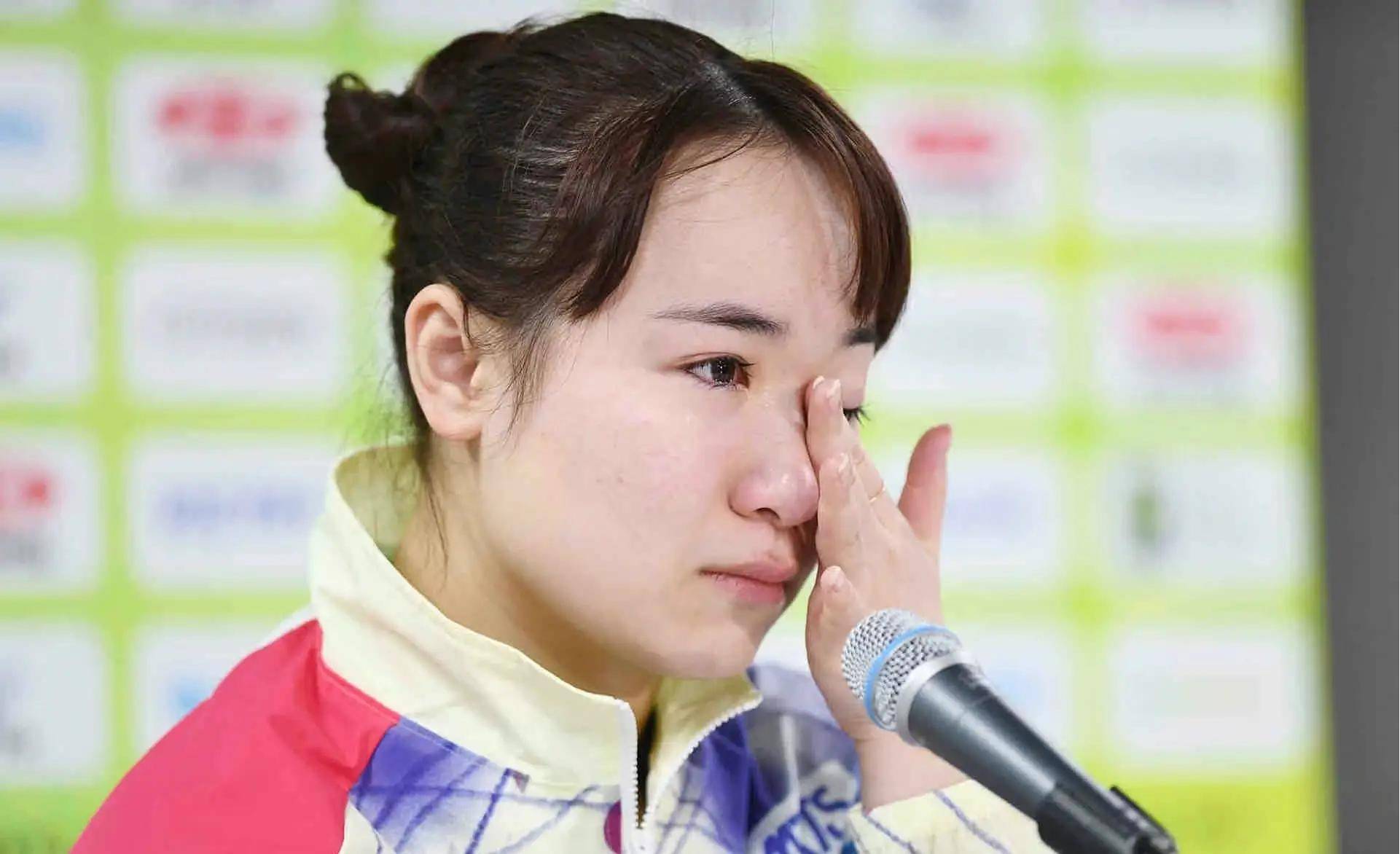 伊藤美诚赢球后泪洒赛场！背后原因令人动容，揭秘她的心路历程