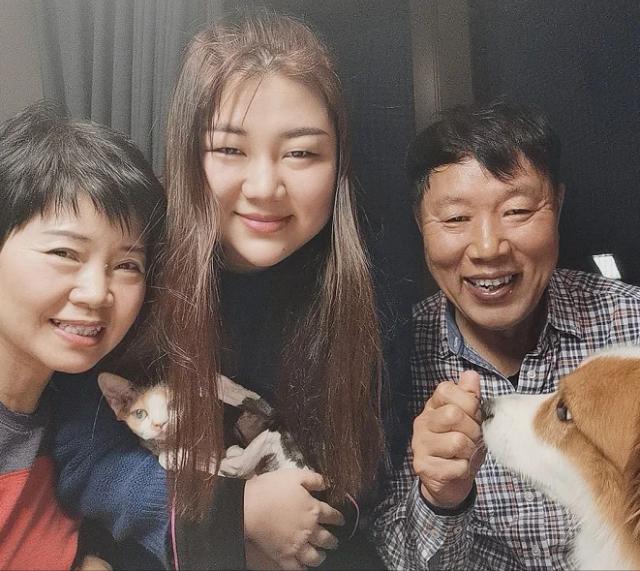 震惊！杨天真带8个箱子开始留学生活，她的行李里藏着什么秘密？
