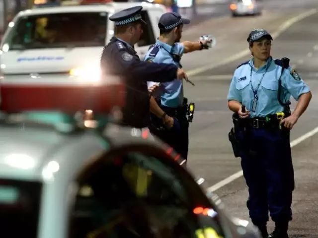 震惊！中国夫妇在澳遭殴打事件引发国际关注，真相究竟如何？