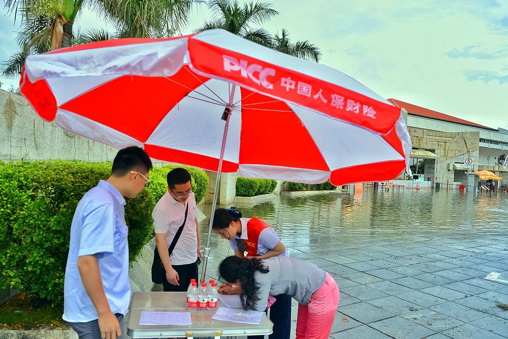 震惊！武汉大学校门被淹，百年名校遭遇罕见水患！