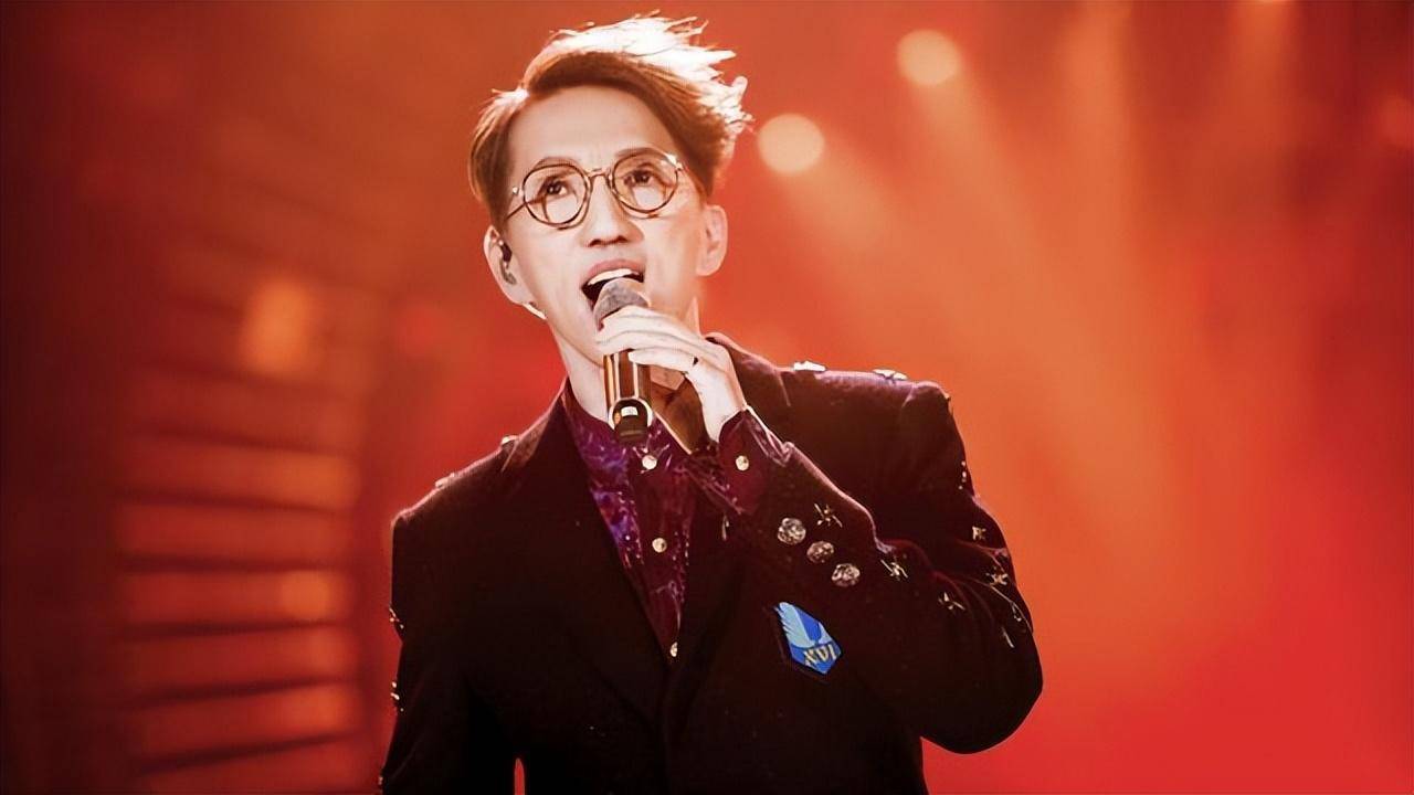 何炅宣布林志炫淘汰后眼眶红了