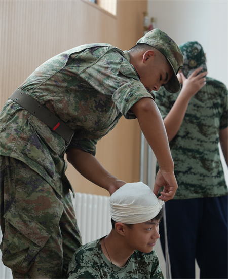 震惊！被270万网友严选的新生军训服究竟有何魔力？揭秘背后的秘密！