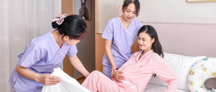 震惊！夫妻俩吃见手青中毒在医院过520，浪漫节日变惊魂夜！