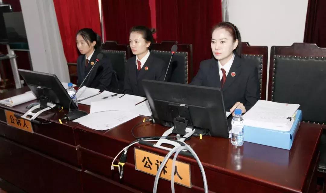 震惊！女子家中被捅10刀身亡案件将开庭，凶手身份成谜！